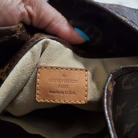 Louis Vuitton Hobo Handbag - Picture 3 of 7